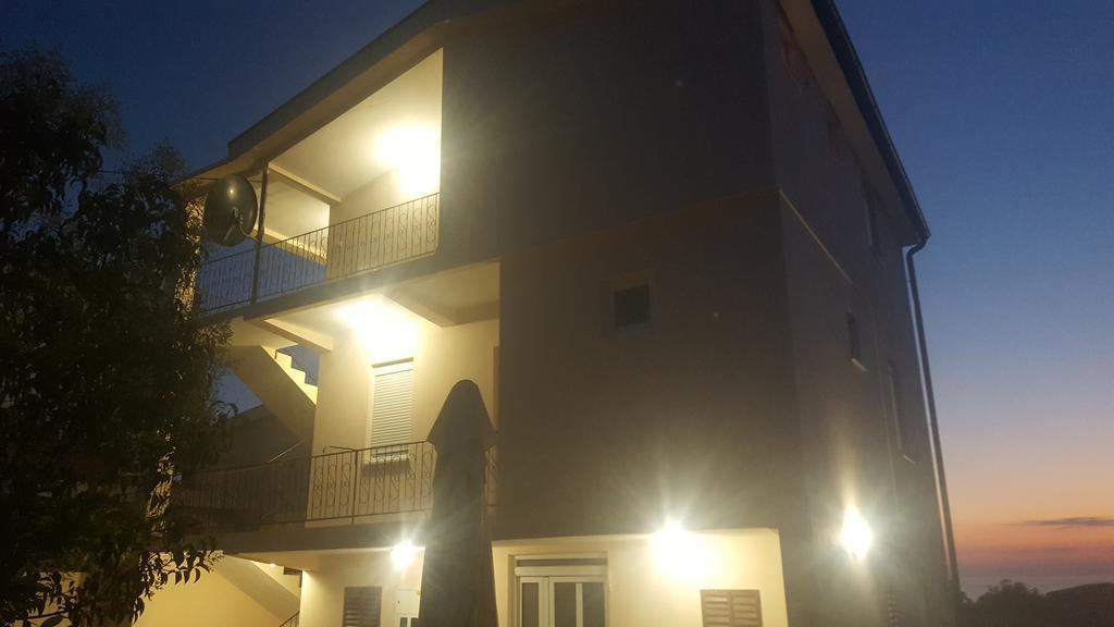 Apartments Diva Dobra Voda Exterior foto